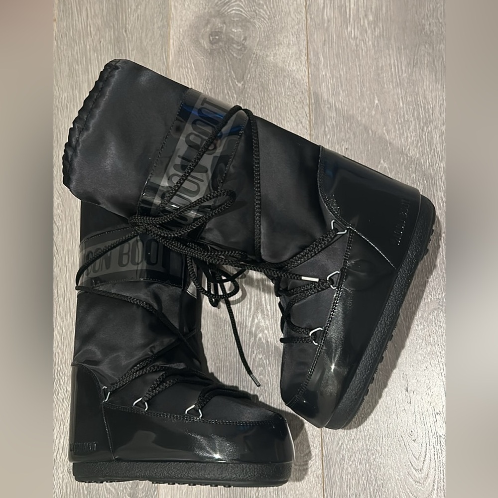 COPY - Moon Boots Icon Glance